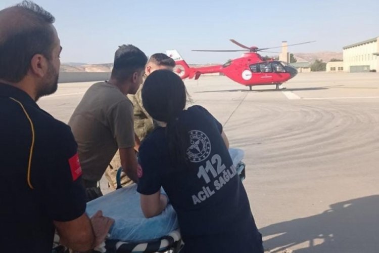 Siirt'te akrebin soktuğu &ccedil;oban ambulans helikopterle hastaneye kaldırıldı