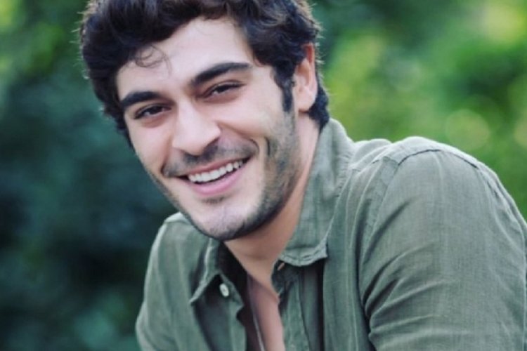 Burak Deniz'in paylaşımı aşk iddialarını g&uuml;&ccedil;lendirdi