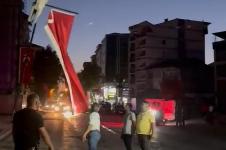 Malatya'da bayrak hassasiyeti yıkımı durdurdu