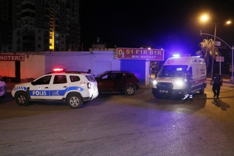 Adana'da silahlı saldırıda yaralandı! Kanlar i&ccedil;erisinde yatarken sigara i&ccedil;ti