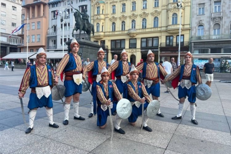 Bursa'nın k&uuml;lt&uuml;rel değeri Kılı&ccedil; kalkan Zagreb'te ilgiyle izlendi