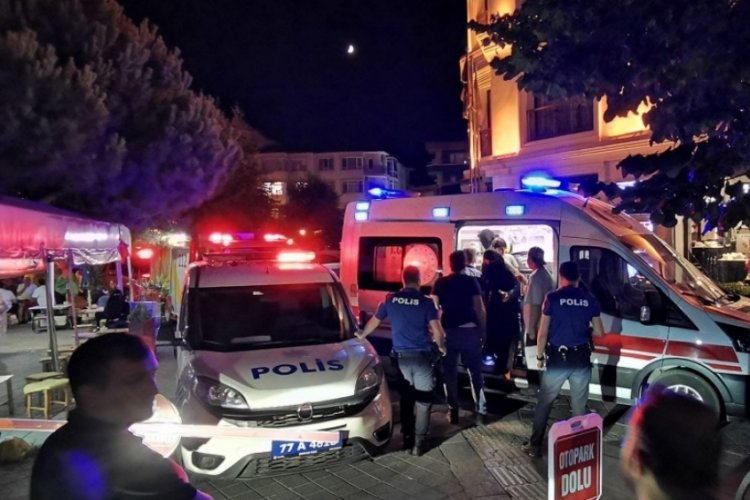 &Uuml;zerine ağa&ccedil; dalı d&uuml;şen &ccedil;ocuk yaralandı