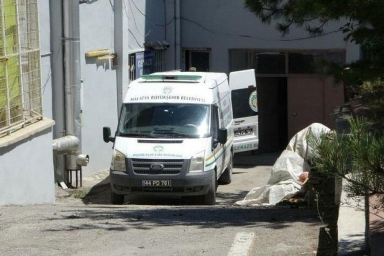 Malatya'da tartıştığı eşi tarafından 30 kere bı&ccedil;aklandı! Hayatını kaybetti