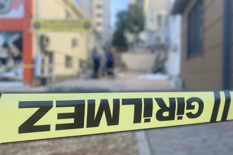 Kahramanmaraş'ta 4 katlı binanın &ccedil;atısından d&uuml;şen 5 yaşındaki &ccedil;ocuk yaşamını yitirdi