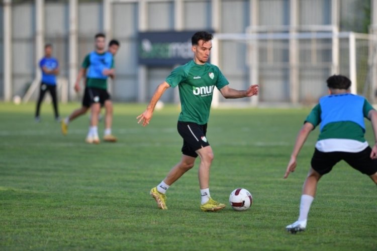 Bursaspor g&uuml;n&uuml; &ccedil;ift idmanla kapattı