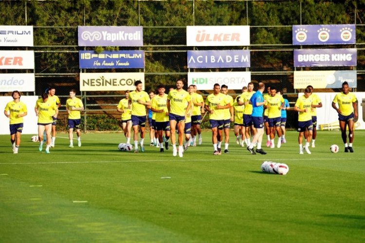 Fenerbah&ccedil;e, Zimbru ma&ccedil;ı kadrosunda 2 değişikliğe gitti