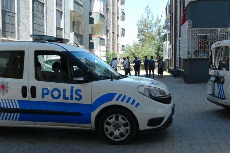 Kilis'te polis memuru tartıştığı komşusunu &ouml;ld&uuml;rd&uuml;