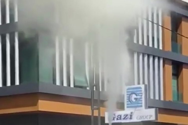 İstanbul'da elektrik kabloları sıcağa dayanamadı yandı