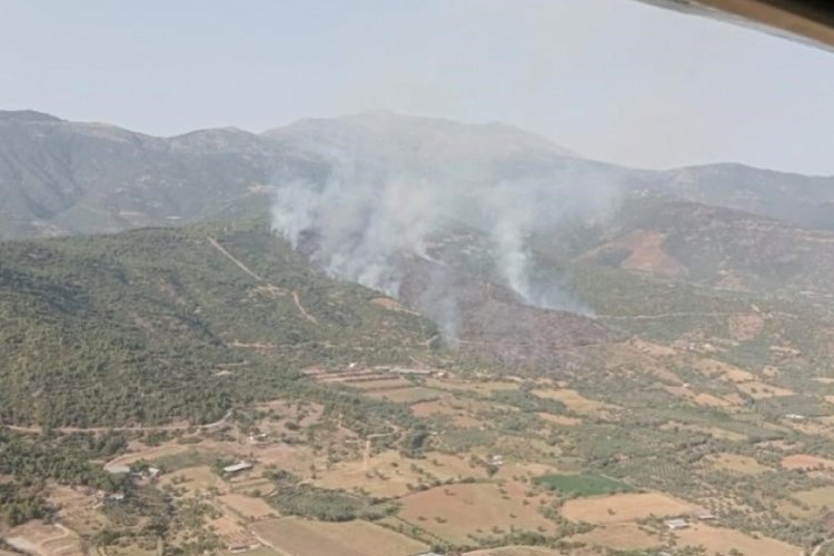 İzmir'de &Ouml;demiş-Bozdağ yolu yangın nedeniyle ulaşıma kapatıldı