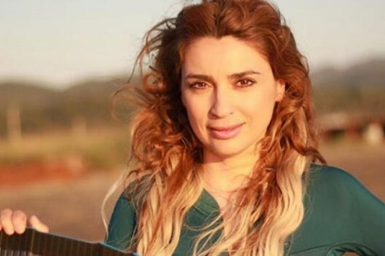 Bilge &Ouml;zt&uuml;rk Bennu Gerede'yle poz verdi