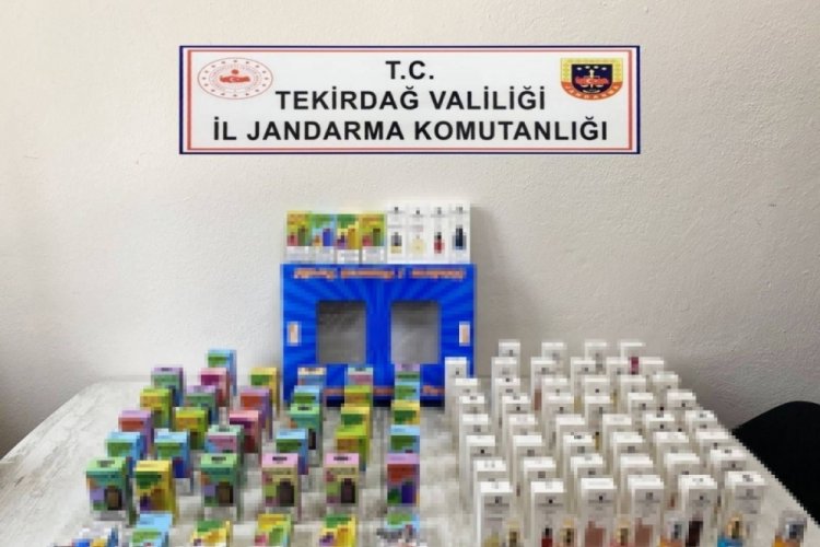 Yurt dışından getirilen ka&ccedil;ak parf&uuml;m ve sigaralar ele ge&ccedil;irildi