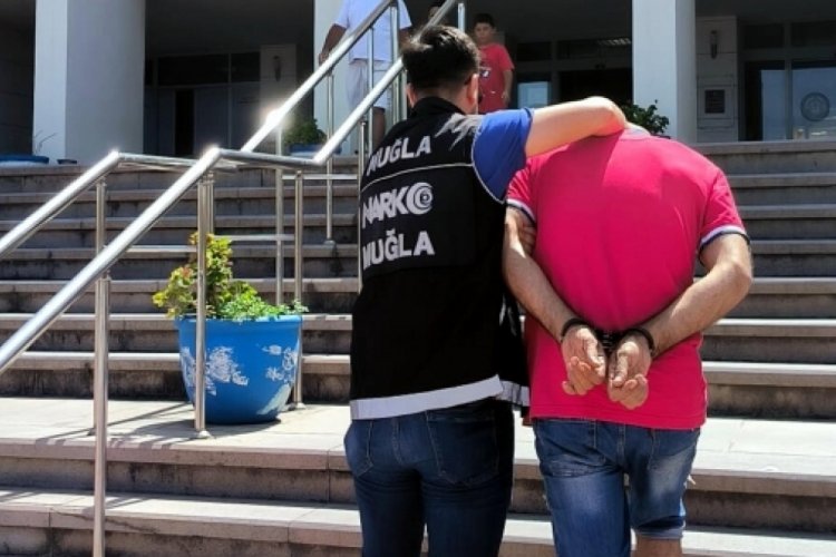 Muğla'da tatile gelen şahsın &ccedil;antasından &ccedil;ıkanlar şoke etti