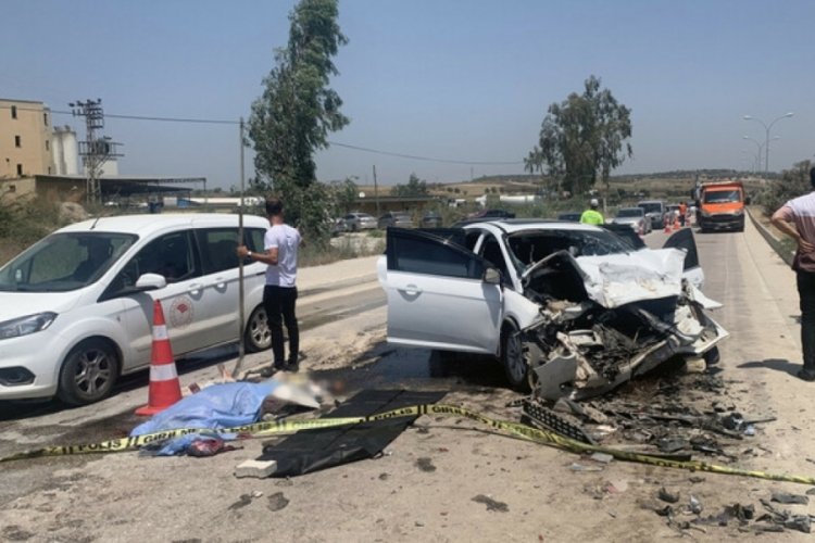 Adana'da feci kaza! Anne &ouml;ld&uuml;, 3 &ccedil;ocuğu yaralandı