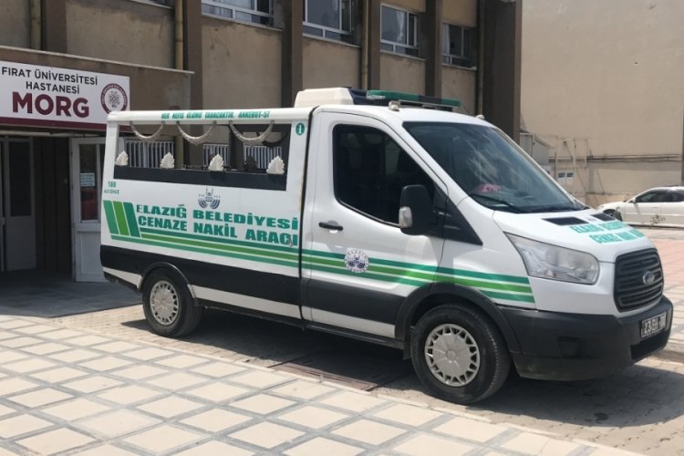 Elazığ'da serinlemek i&ccedil;in girdiği g&ouml;lde boğuldu