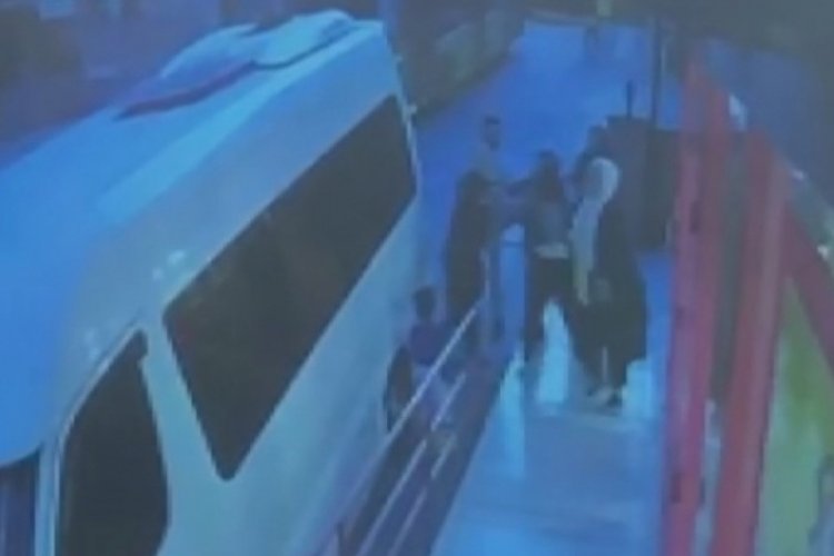 Hamile kadına dehşeti yaşattı