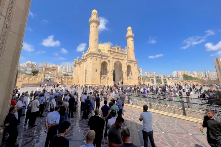 Kerbela şehitleri Azerbaycan'da anıldı