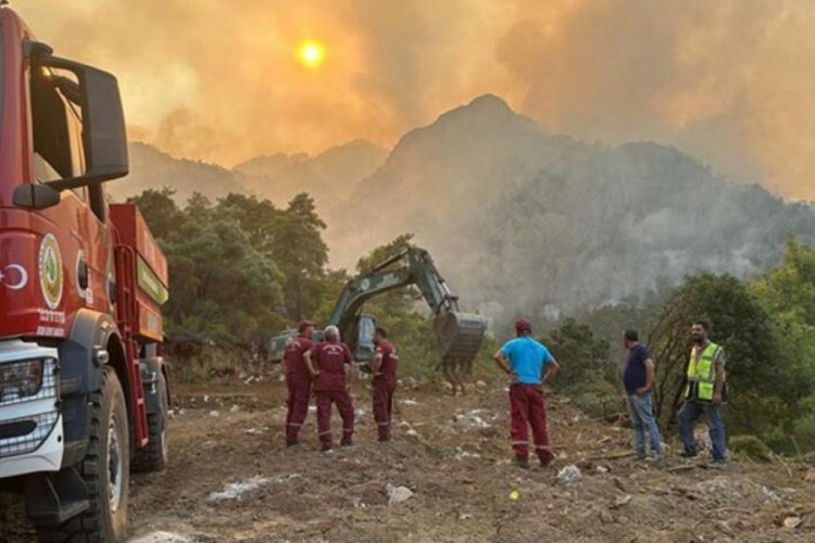 Kemer yangını 4. g&uuml;nde kontrol altına alındı