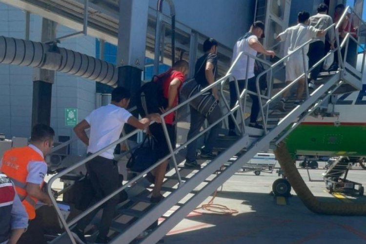 Kocaeli'ye yasa dışı yollarla gelen şahıslar &uuml;lkelerine yolcu edildi