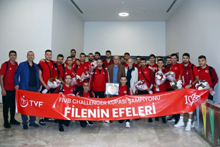 Filenin Efeleri, yurda d&ouml;nd&uuml;