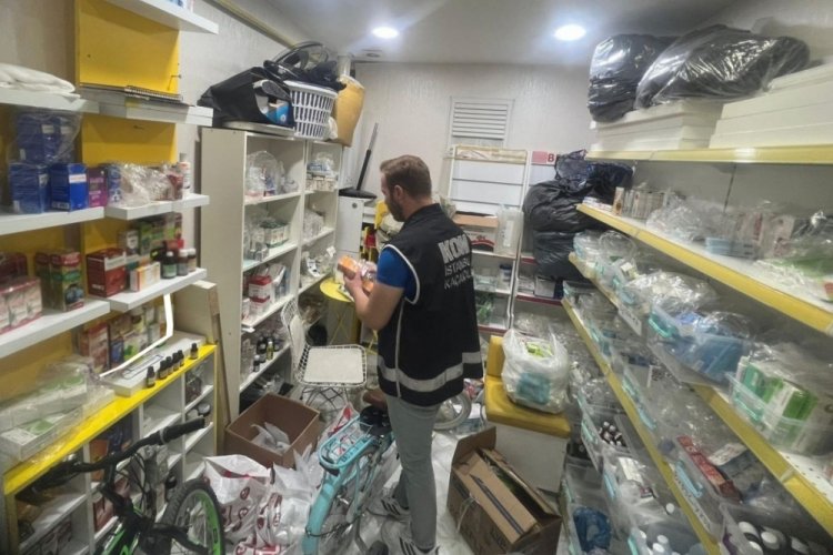 İstanbul'da ka&ccedil;ak &uuml;r&uuml;n operasyonu: 4 kişi g&ouml;zaltına alındı