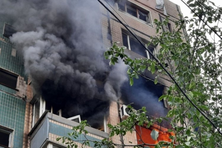 Rusya, Ukrayna'nın Kryvyi Rih kentini eğitim kurumunu f&uuml;zeyle vurdu: 4 &ouml;l&uuml;, 33 yaralı
