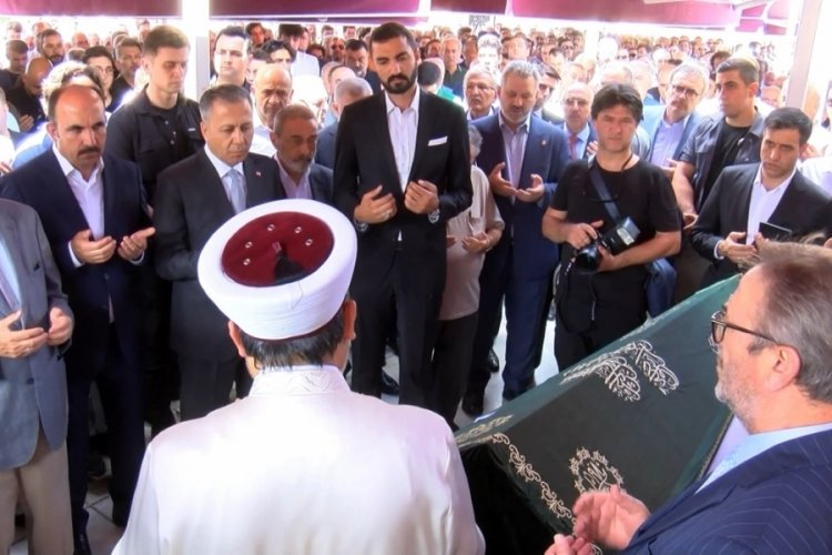 Mustafa Sabri K&uuml;&ccedil;&uuml;kaş&ccedil;ı Mihrişah Valide Sultan T&uuml;rbe Haziresine defnedildi