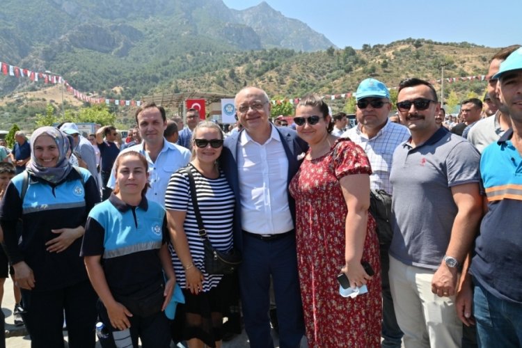 Manisa B&uuml;y&uuml;kşehir Belediyesi'nde en d&uuml;ş&uuml;k maaş 15 bin 884 TL oldu