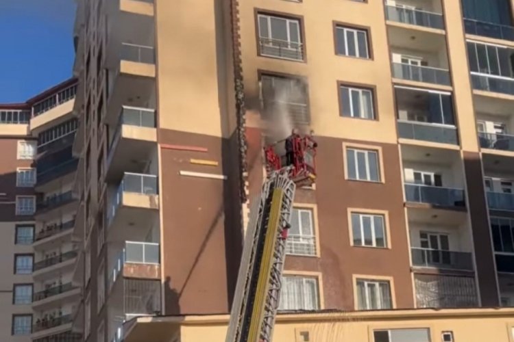 Muş'ta 13 katlı binada yangın