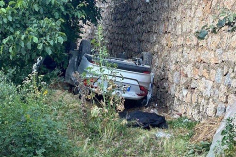 G&uuml;m&uuml;şhane'de kaza: 1 &ouml;l&uuml; 1 yaralı