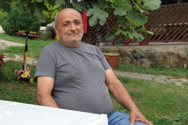 18 yıl boyunca karnında 3 par&ccedil;a gazlı bezle yaşadı