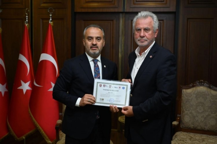 Berat Tunakan'dan Alinur Aktaş'a ziyaret