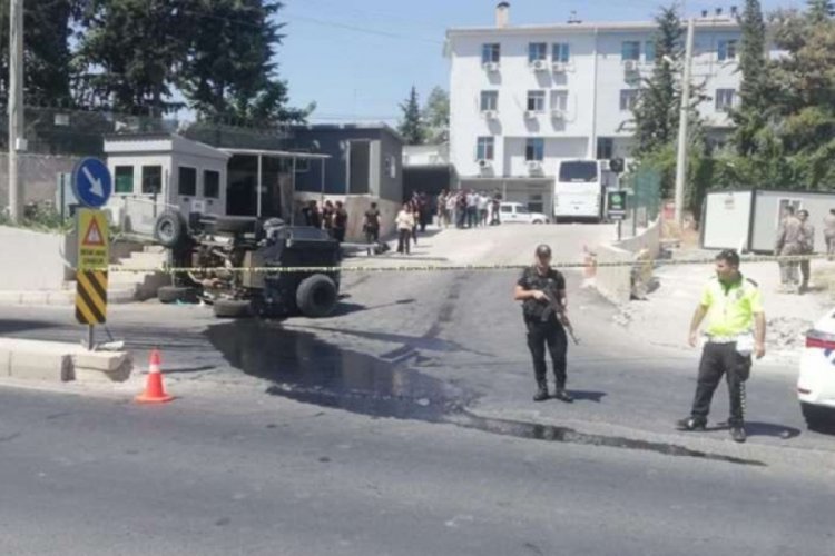 Şanlıurfa'da zırhlı ara&ccedil; devrildi: Yaralı polisler hastaneye sevk edildi
