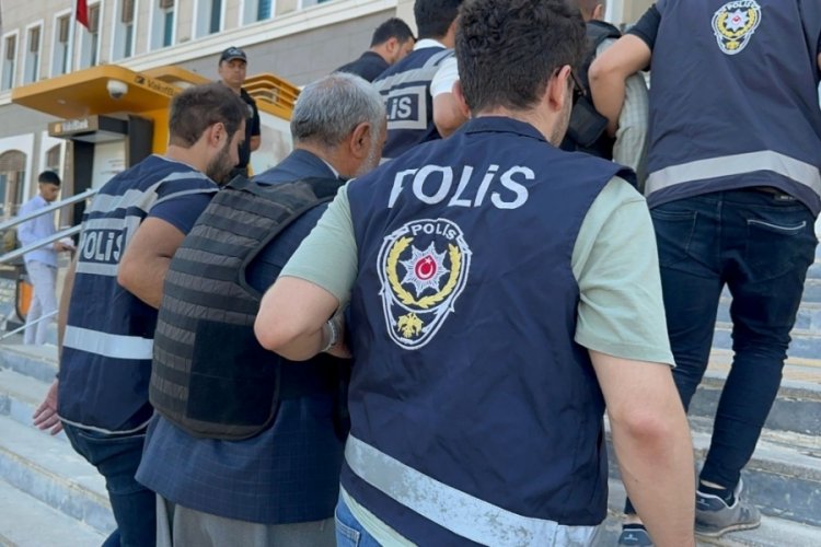 Şanlıurfa'da 16 kişinin &ouml;ld&uuml;ğ&uuml; olayla ilgili 2 kişi yakalandı