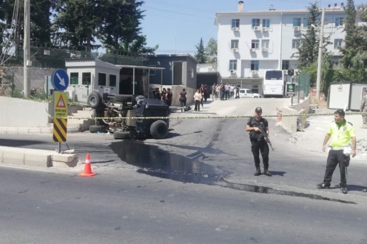 Şanlıurfa'da devrilen polis aracında 1 polis şehit oldu