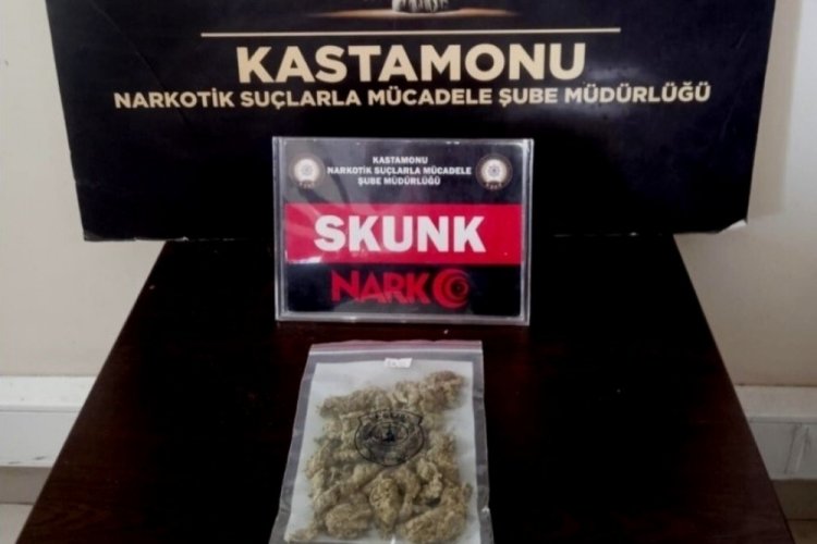 Kastamonu'da ara&ccedil;tan  22,93 gram skunk &ccedil;ıktı! 2 g&ouml;zaltı