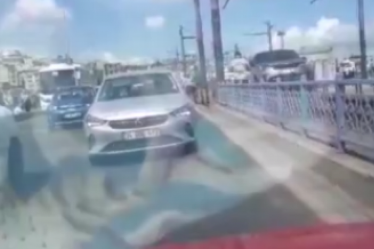 İstanbul'da l&uuml;ks ara&ccedil; tramvay yoluna girdi!