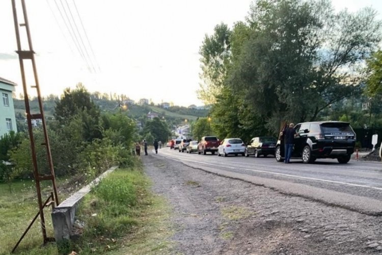 Zonguldak'ta motosikletin lastiği patladı: 2 yaralı