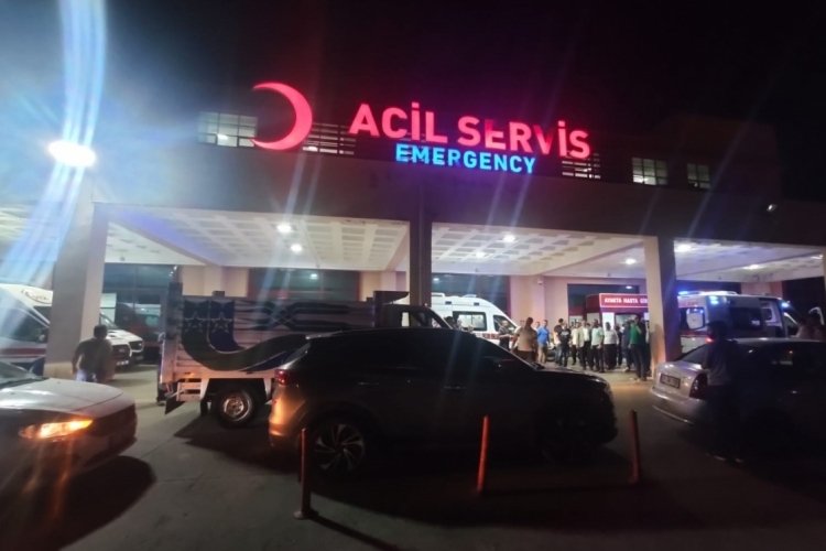 Diyarbakır'da 4 sağlık&ccedil;ı bı&ccedil;aklandı
