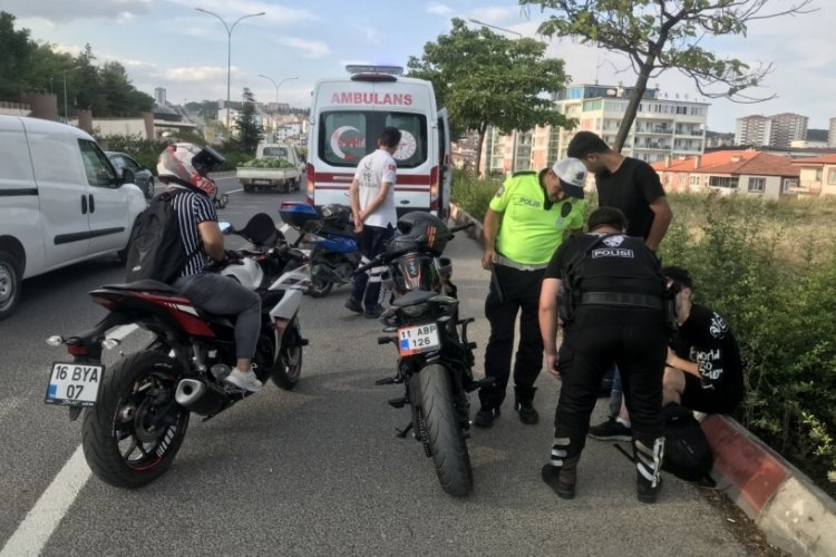 Bilecik'te otomobille motosiklet &ccedil;arpıştı