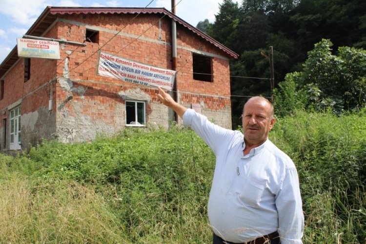 Rize'de pankartlı eş ilanı!
