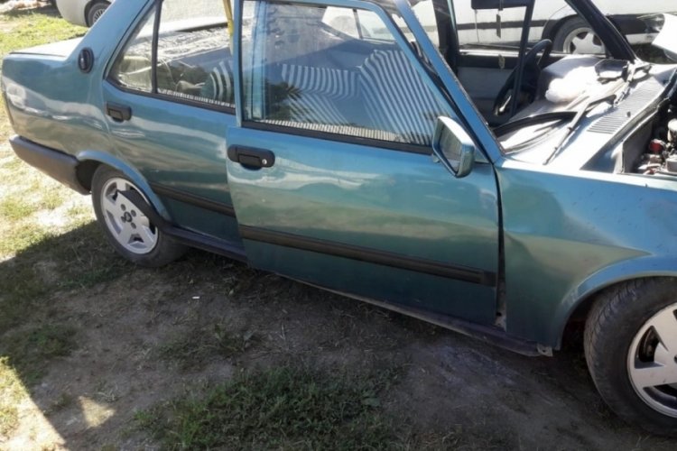 Sakarya'da alkoll&uuml; gen&ccedil; kaza yaptı