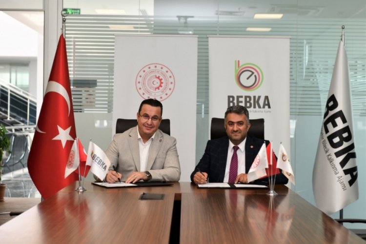 Bursa'da Başkan Kanar'dan otizmli bireylere g&uuml;zel haber! Otizm Kafe i&ccedil;in ilk imzalar atıldı