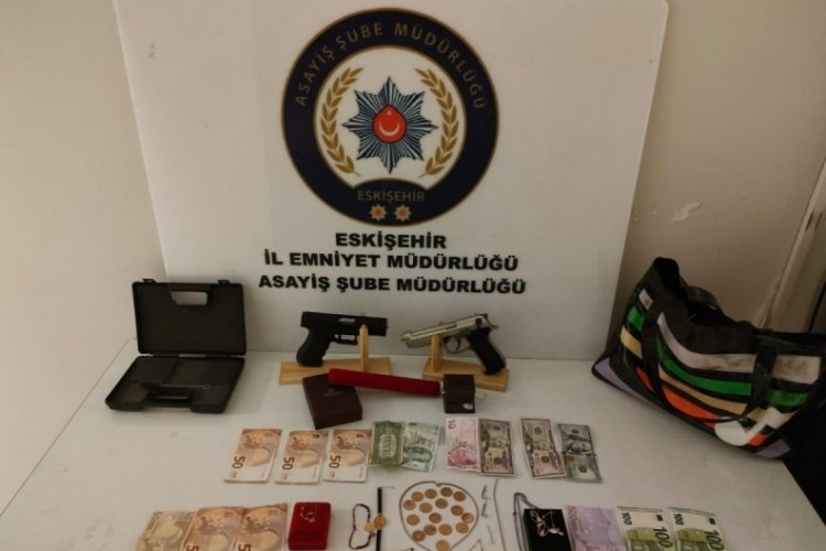 Eskişehir'de 1 milyon 534 bin liralık hırsızlık yapan 2 şahıs yakalandı