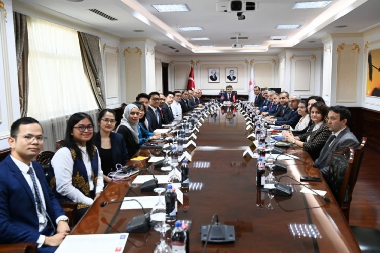 Bakan İbrahim Yumaklı ASEAN b&uuml;y&uuml;kel&ccedil;ileri ile g&ouml;r&uuml;şt&uuml;