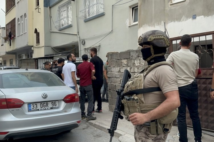 Mersin'de uyuşturucu satıcılarına y&ouml;nelik şafak operasyonu! 37 g&ouml;zaltı