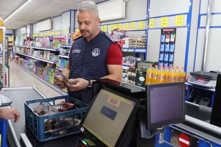 Kırıkkale'de &uuml;nl&uuml; market zincirinde tarihi ge&ccedil;miş &uuml;r&uuml;nler tespit edildi!