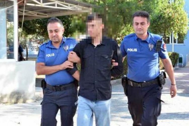 Adana'da arkadaşının kavga ettiği kişilerle hastanede karşılaştı, ateş a&ccedil;tı