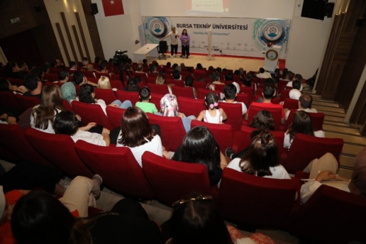 Bursa'da tiyatro ile 'Bağımlılıkla M&uuml;cadele'