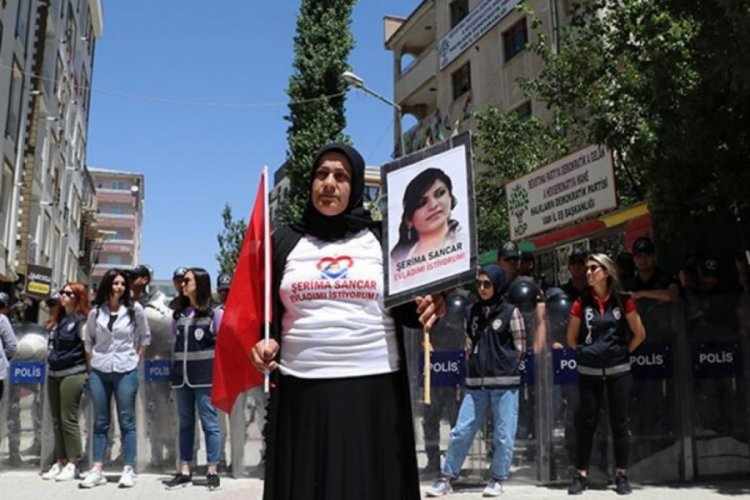 Van'da evlat n&ouml;betindeki anneden kızına &ccedil;ağrı: Yerin orası değil
