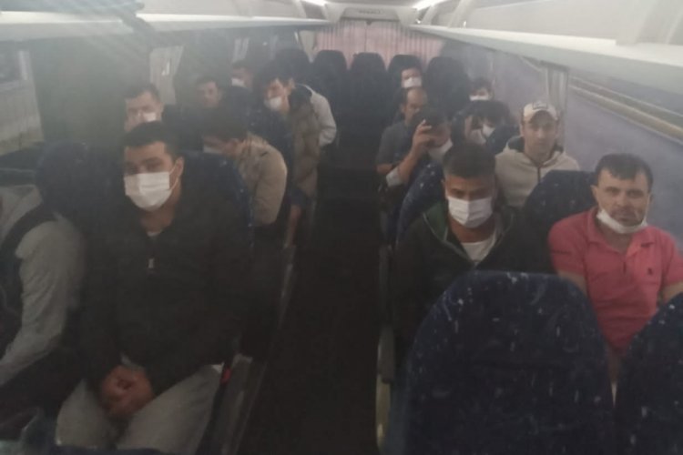 Kocaeli'de 29 d&uuml;zensiz g&ouml;&ccedil;men &uuml;lkelerine g&ouml;nderildi